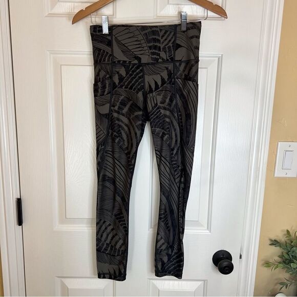Athleta Full Length Legging with Side Pockets Small, Excellent Condition. - Picture 1 of 5
